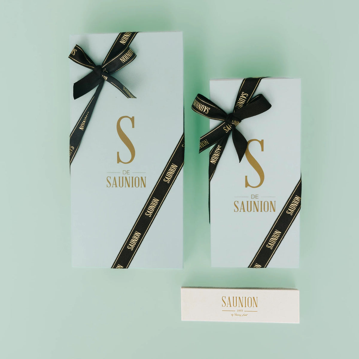 Chocolats assortis noir et lait étuis plumier