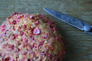 brioche aux pralines roses